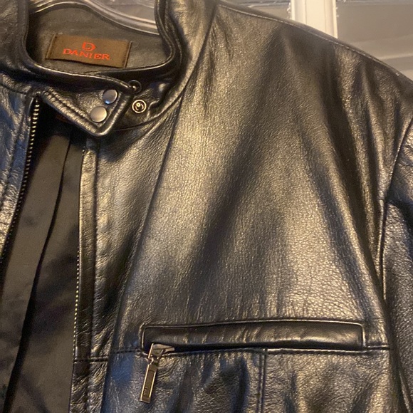 Danier Leather Bomber length Motorcycle jacket. Unlined - Picture 3 of 5